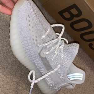 Yeezy Boost 350 V2 Statics